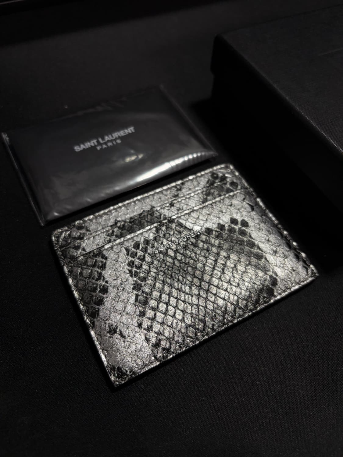 [새상품] 생로랑 파이톤 카드지갑 상품이미지1
