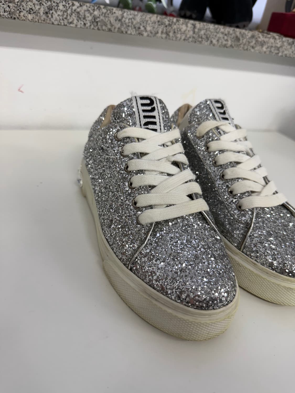 정품) 미우미우 실버 글리터 스니커즈 37  상품이미지3