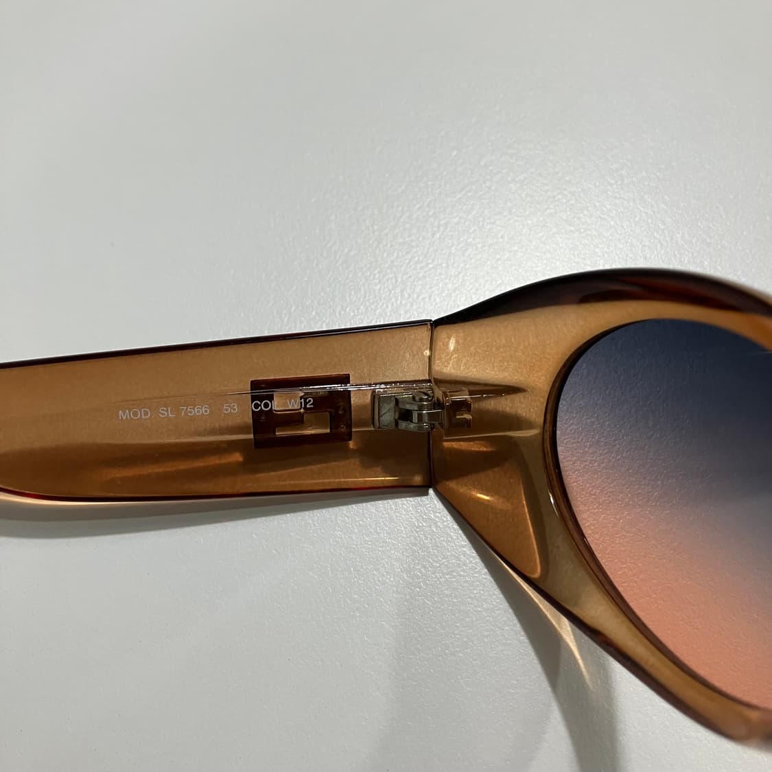 FENDI 펜디 주카로고 오발 선글라스 상품이미지7