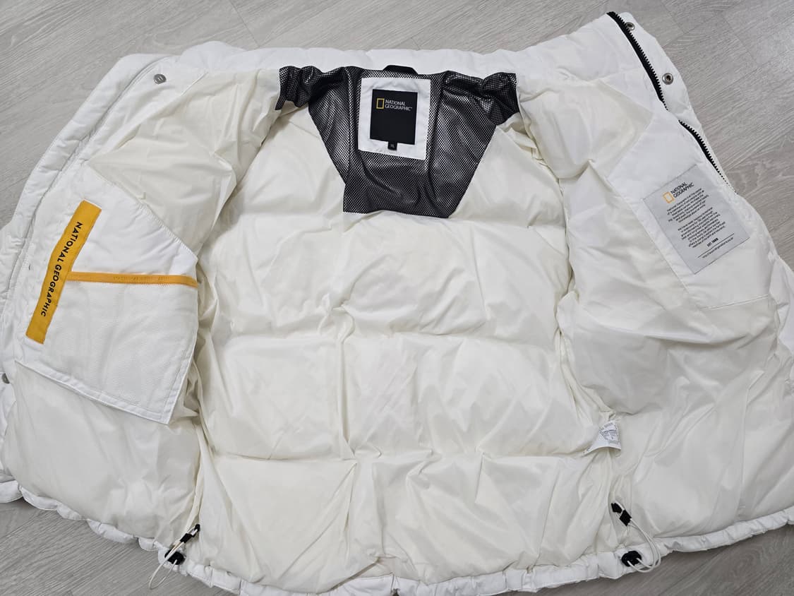 새상품)내셔널지오그래픽 패딩 화이트색상(XL사이즈)팝니다 상품이미지6