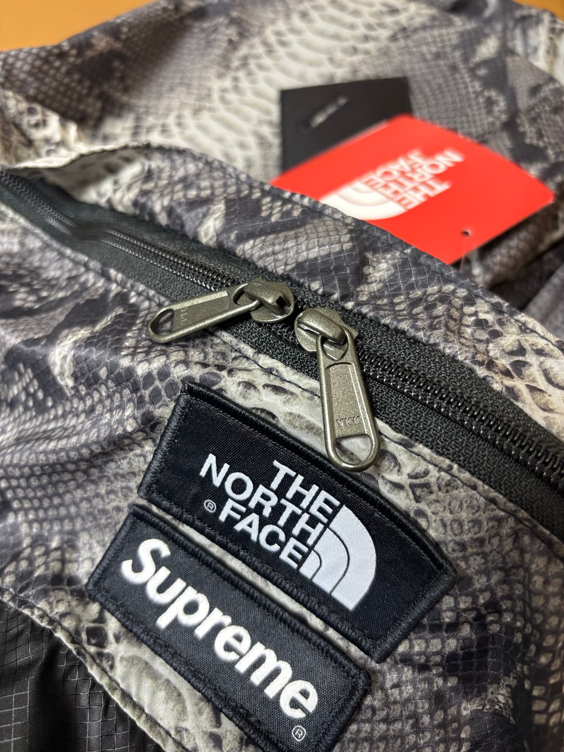 Supreme 슈프림x노스페이스 스네이크 백팩 가방 (Snake) 상품이미지3