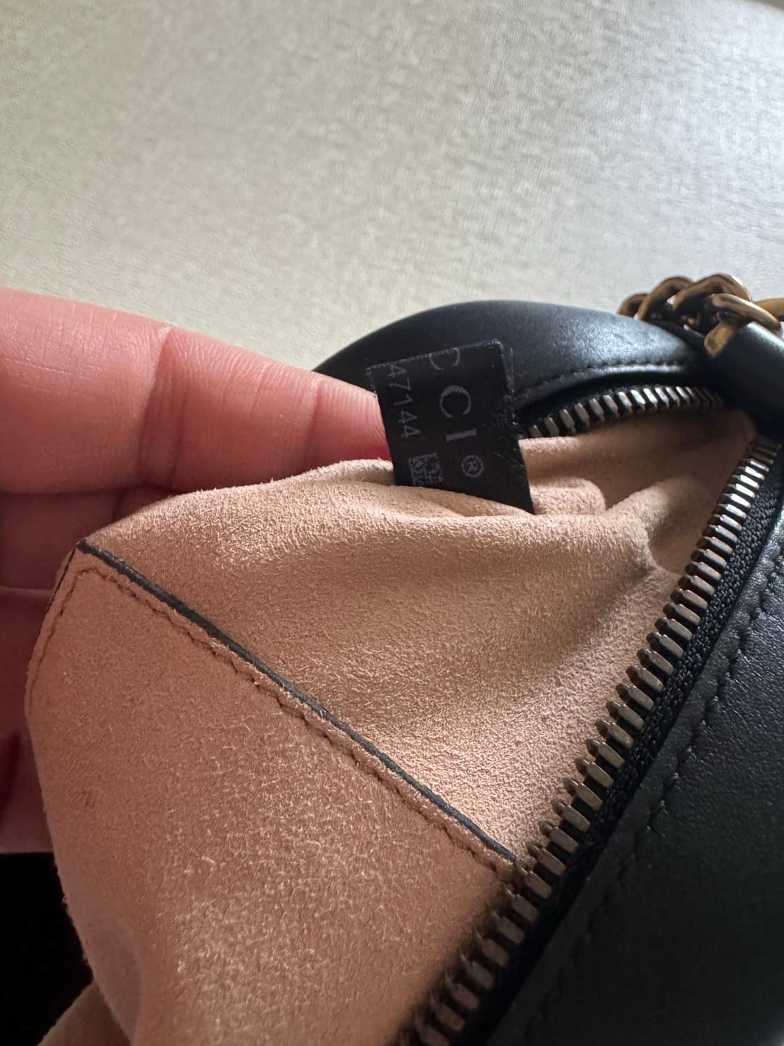 구찌 마몬트 마틀라세 블랙 카메라백 상품이미지9