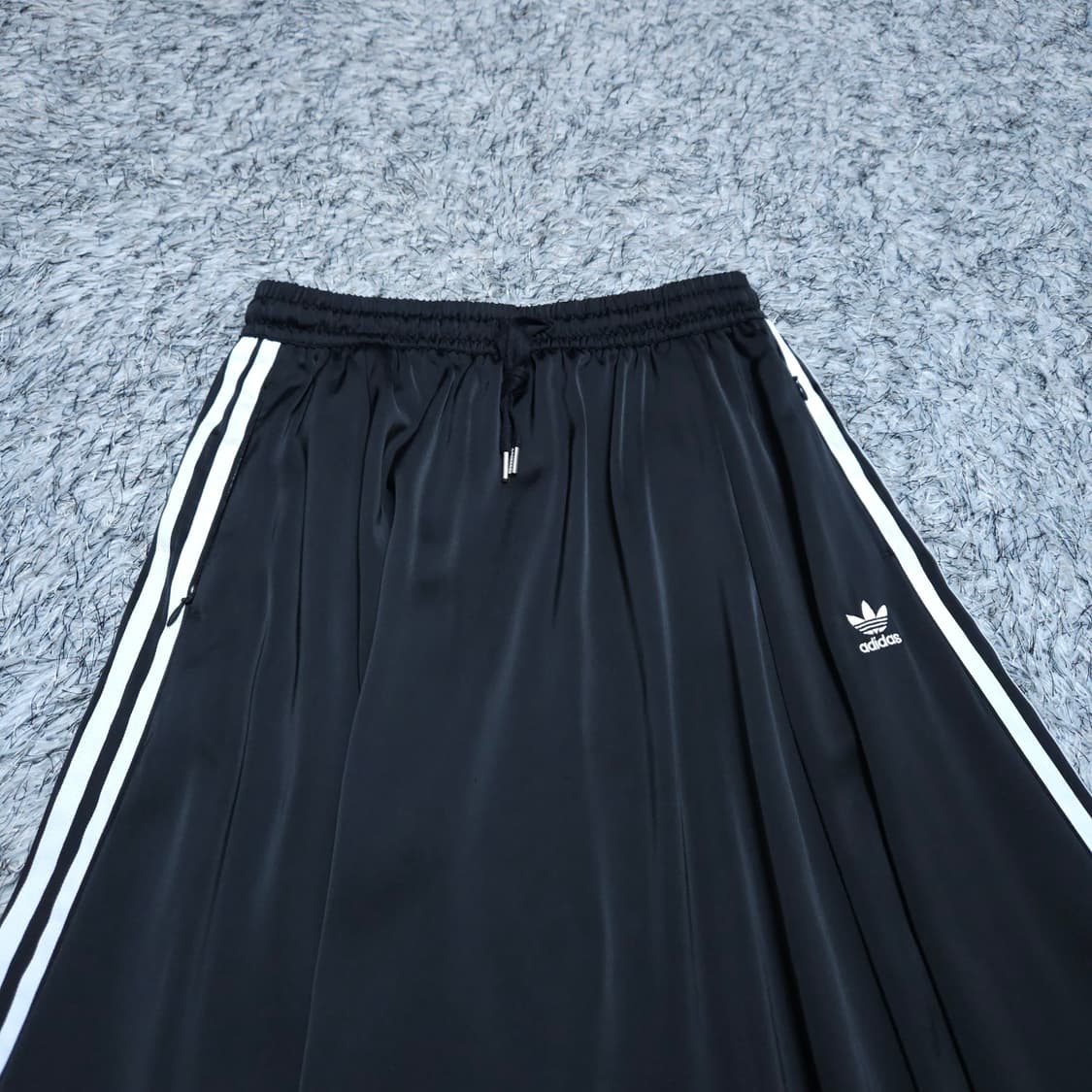 아디다스) M 롱스커트 새틴삼선치마 / 왕눈이샵 상품이미지2