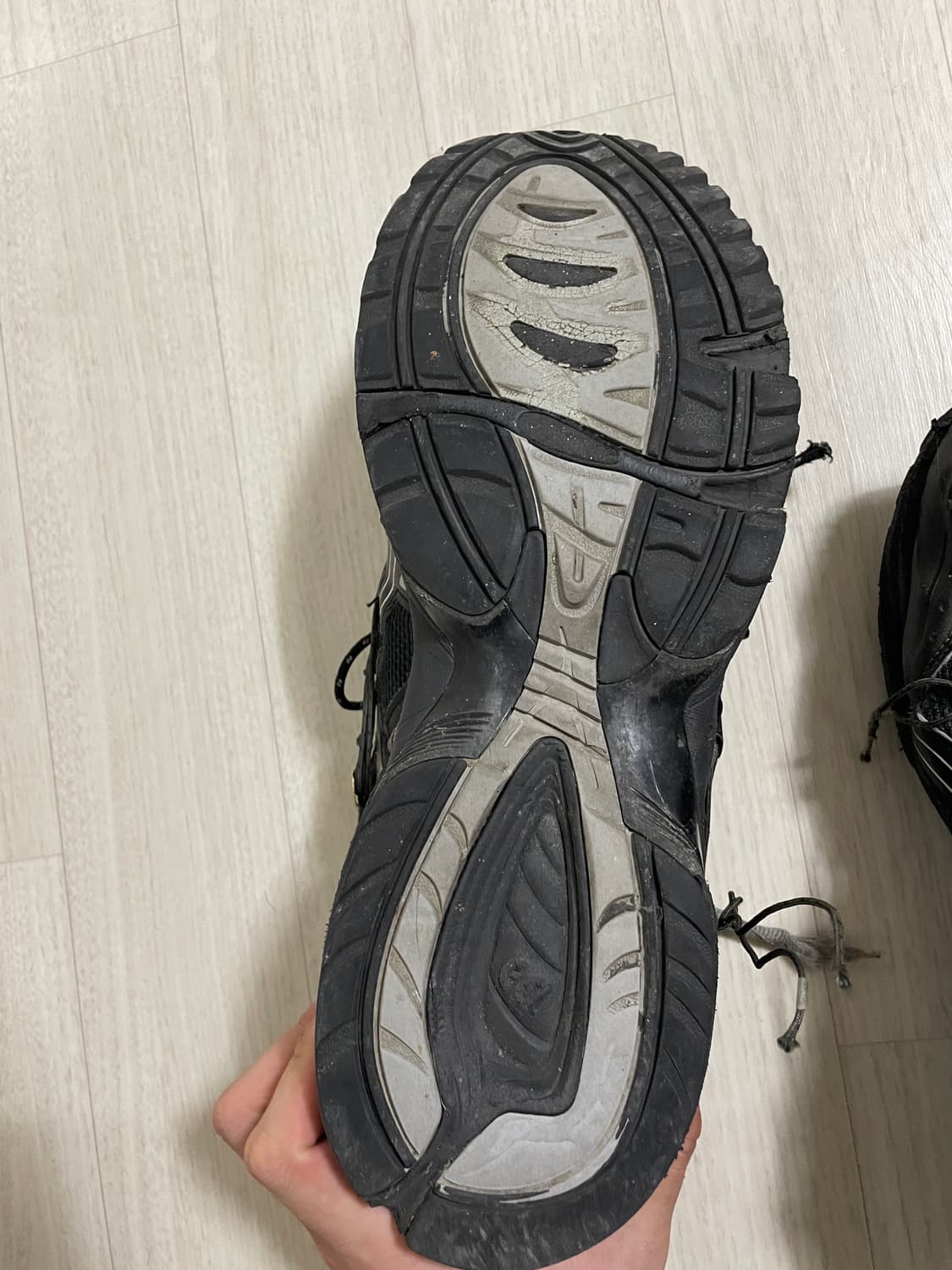 아식스 엔더슨벨 젤 1090 블랙실버 295 상품이미지4