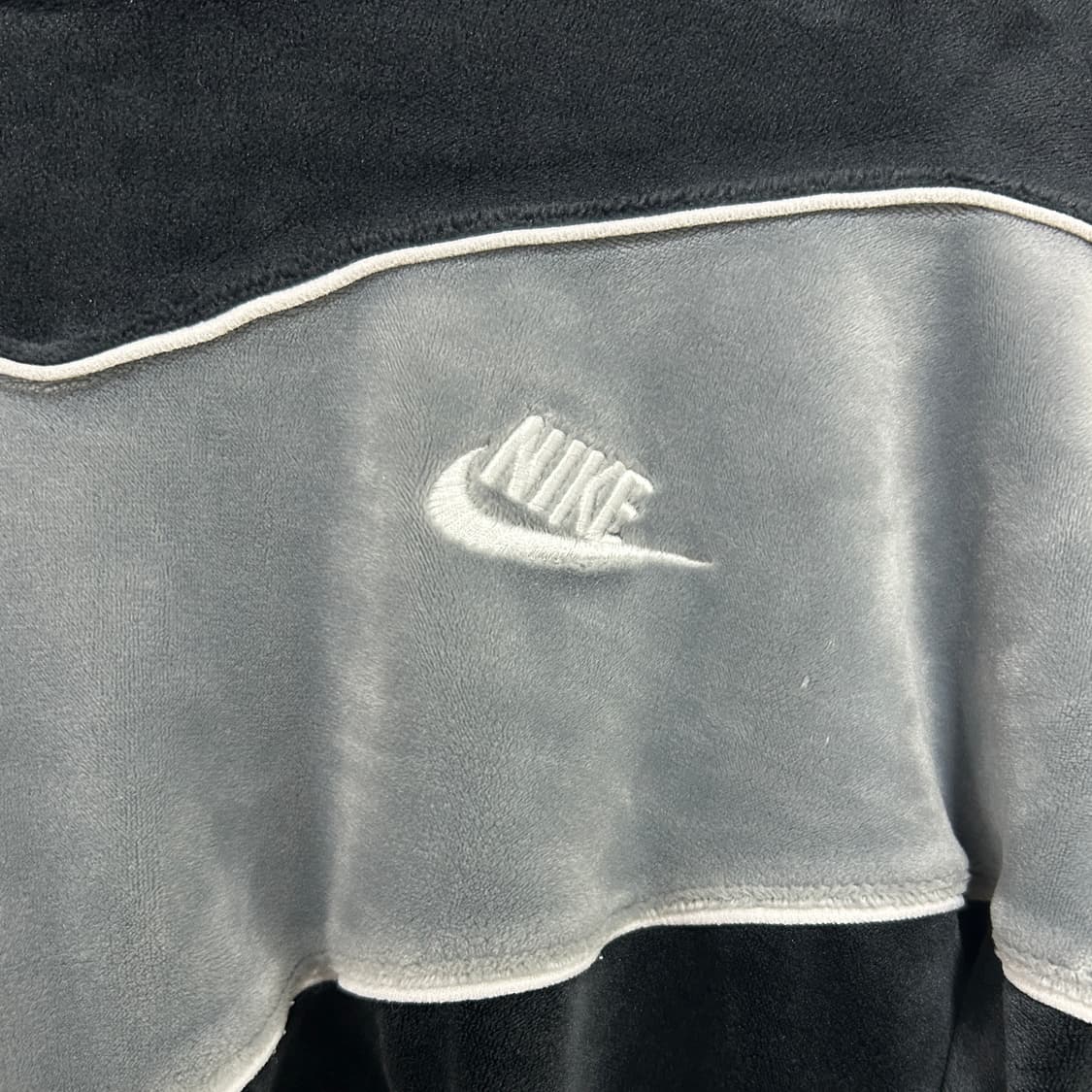 나이키 스우시 로고 벨벳 크롭 후디 상품이미지3