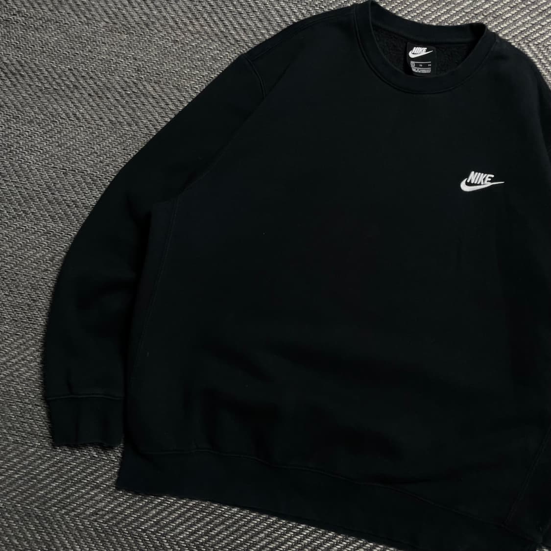 나이키 자수로고 박시핏 라운드 맨투맨 블랙o 5402 상품이미지3