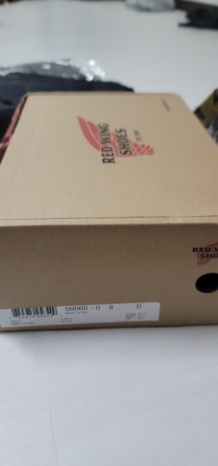 레드윙 9060 신품 260 사이즈 상품이미지1