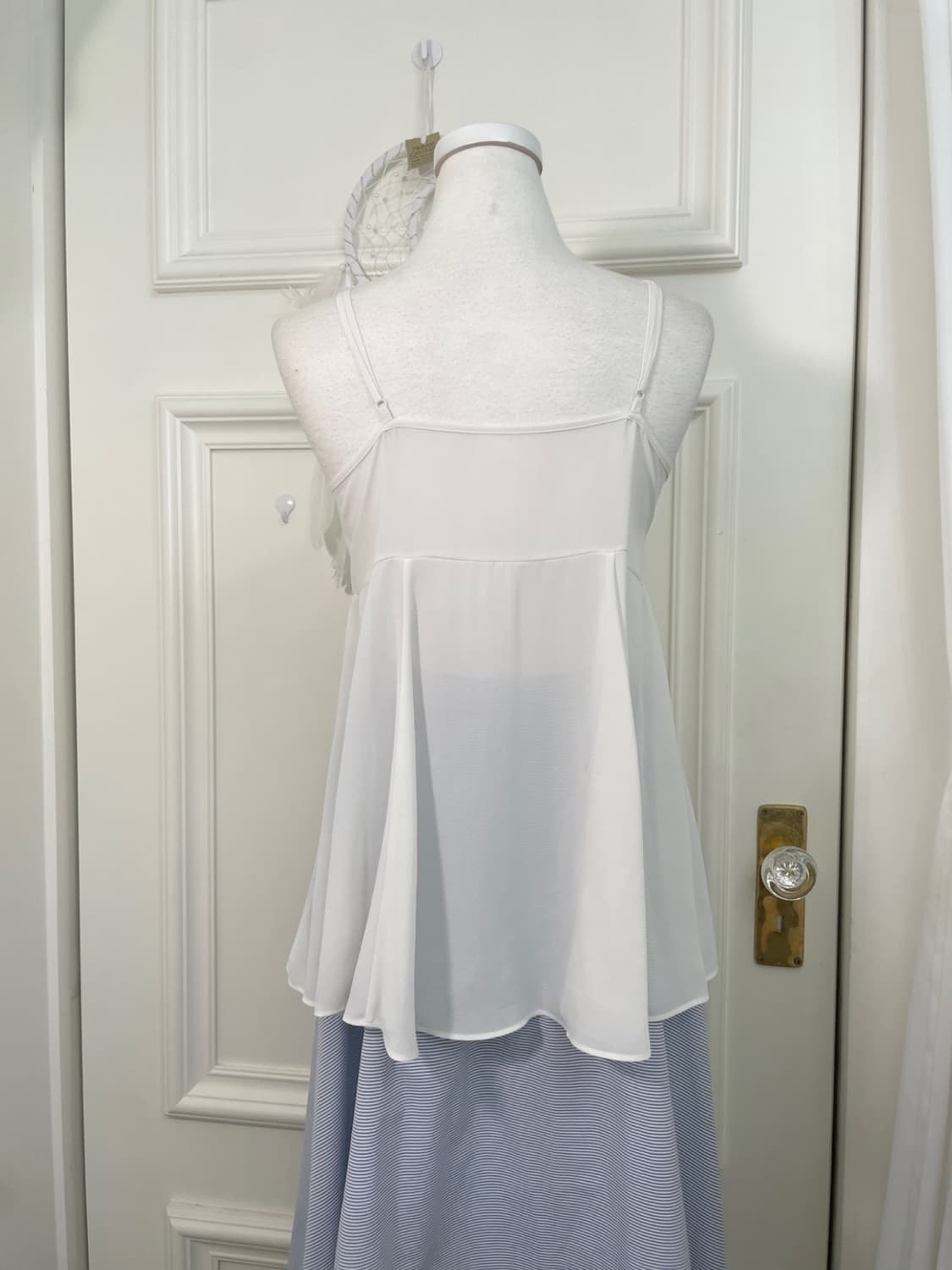 white sleeve embroidery summer blouse 상품이미지9