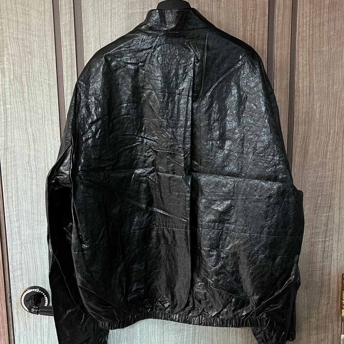 [새상품] 르마드 투톤 로우컷 밴딩 숏 자켓 블랙 상품이미지2