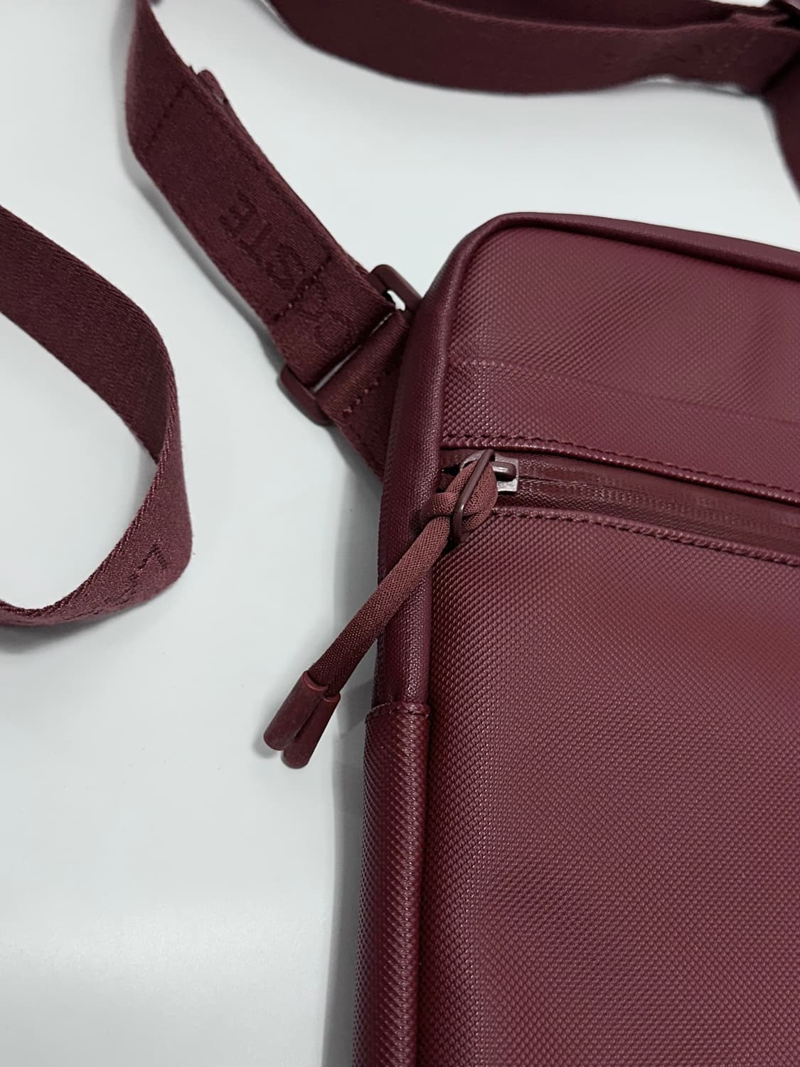 라코스테 크로스백 상품이미지3