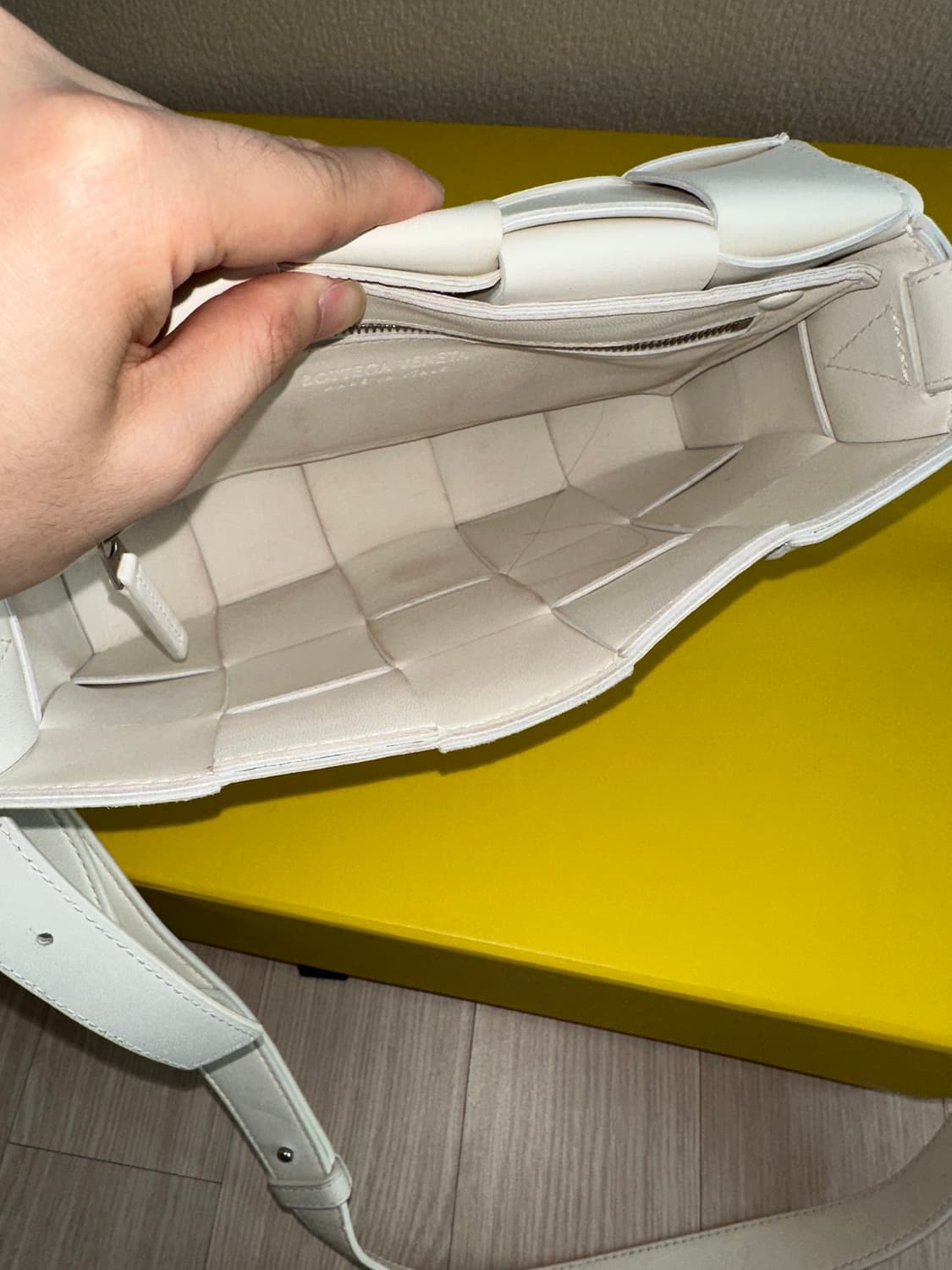 보테가베네타 카세트백 화이트 상품이미지10