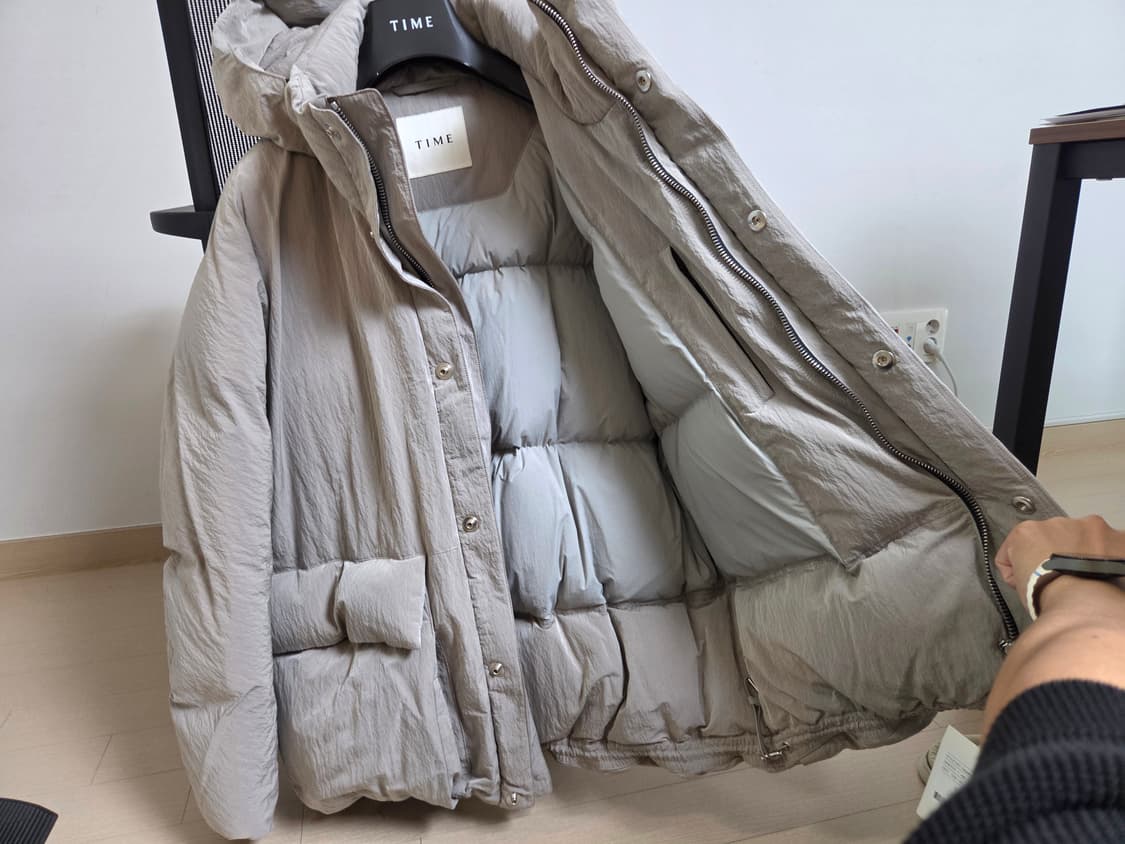 [정품] 타임옴므 24ss 남성 크링클 헝가리구스 패딩 105 size 상품이미지1