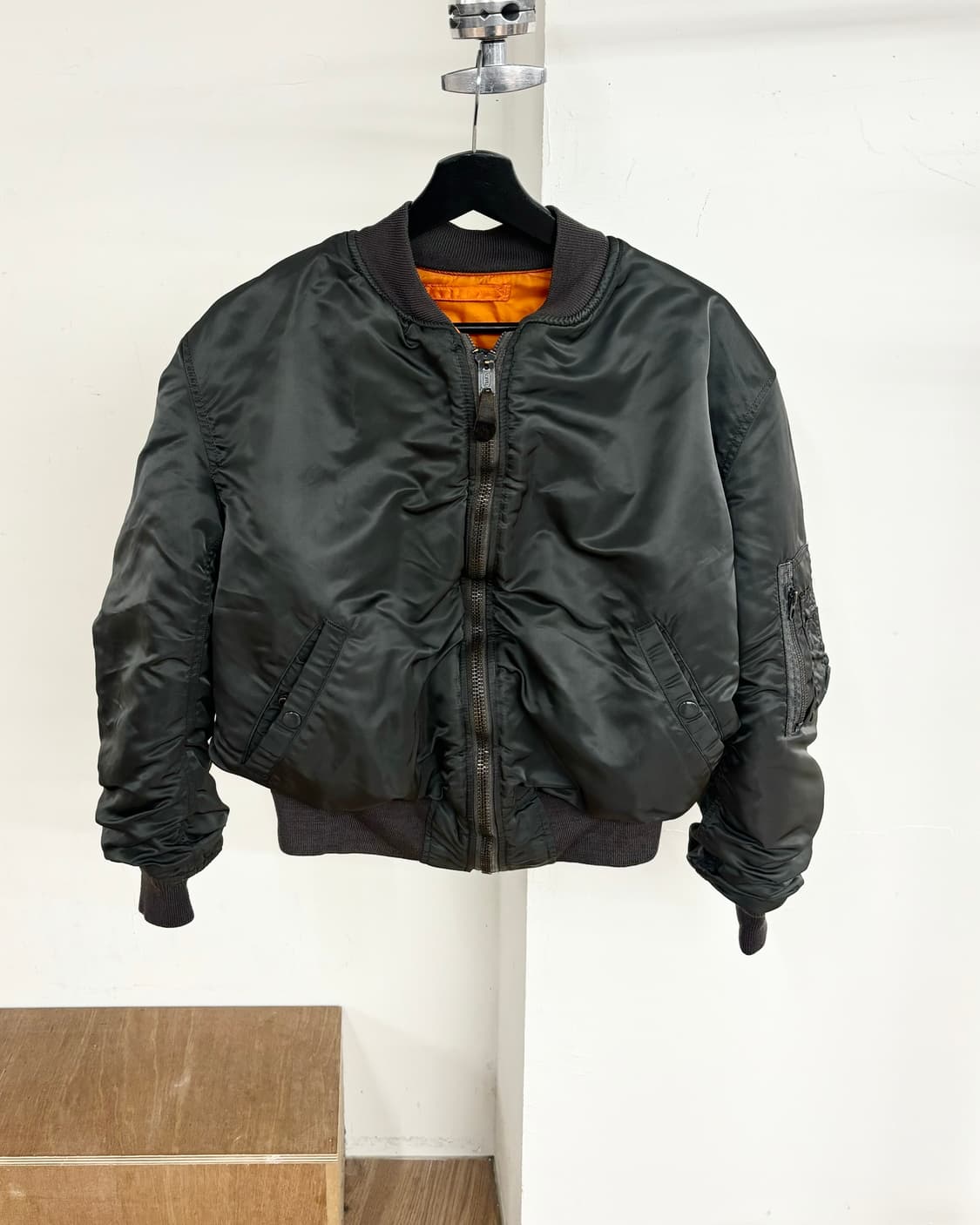 알파 인더스트리 MA-1 플라이트 자켓 상품이미지1