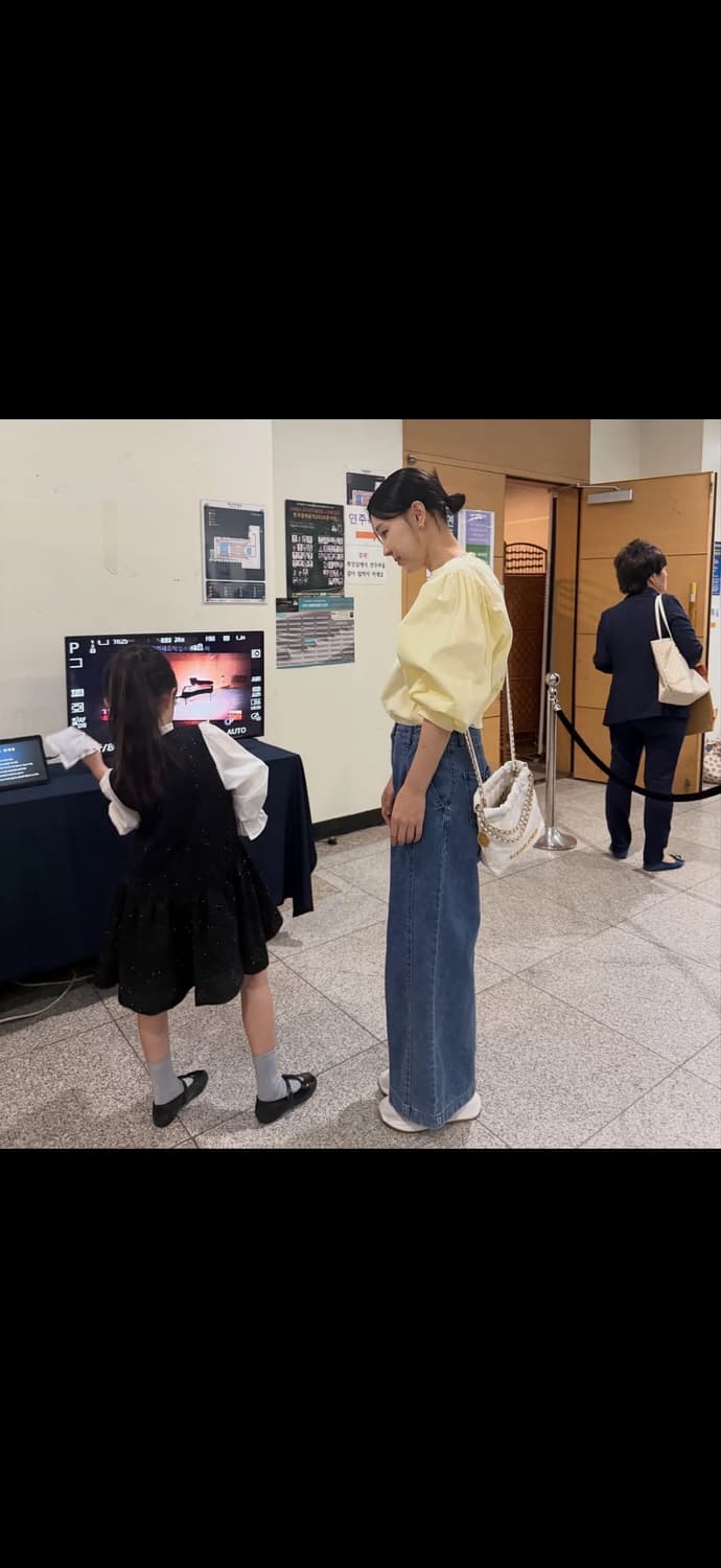 정품 샤넬 22백 미니백 제니백 현대백 구매 화이트 상태 좋음 상품이미지9