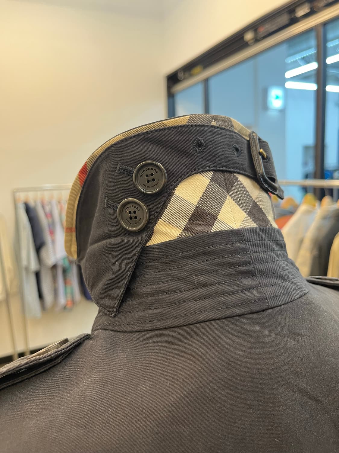 버버리 샌드링엄 트렌치 코트 블랙 상품이미지6