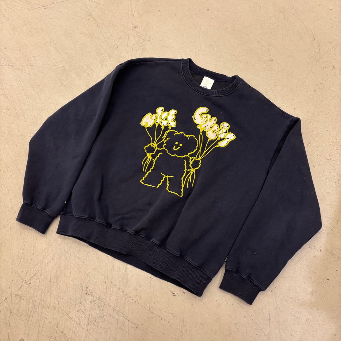 나이스고스트클럽 벌룬 베어 맨투맨 상품이미지1