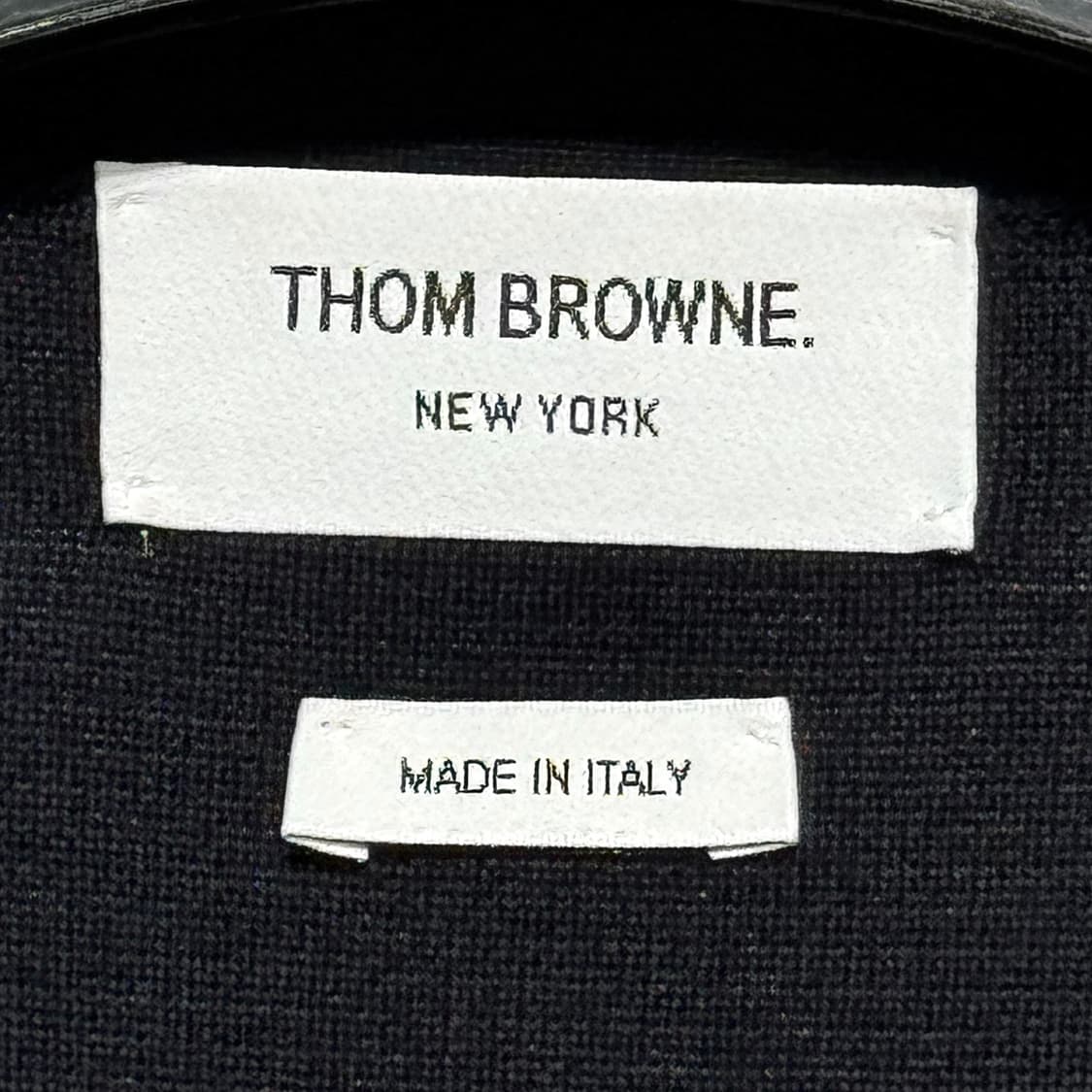 [새상품급/3] 25FW 톰브라운 밀라노 스티치 사선완장 가디건 골드  상품이미지7