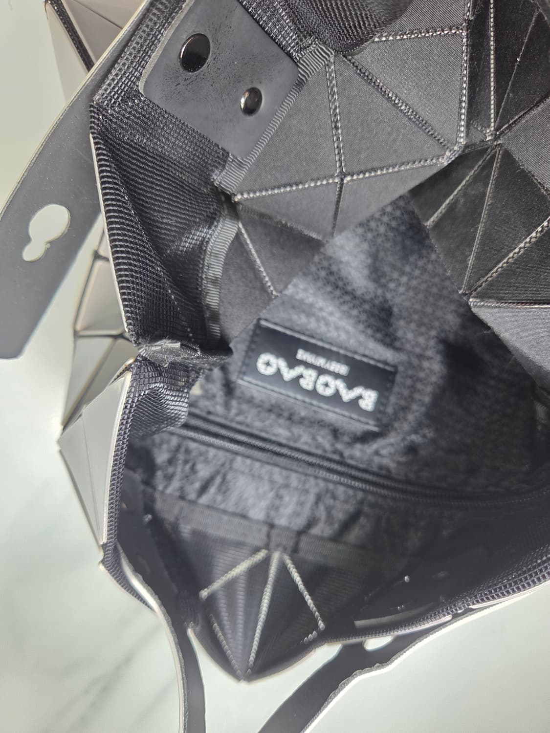 바오바오 루센트 은색 토트겸숄더백 상품이미지5