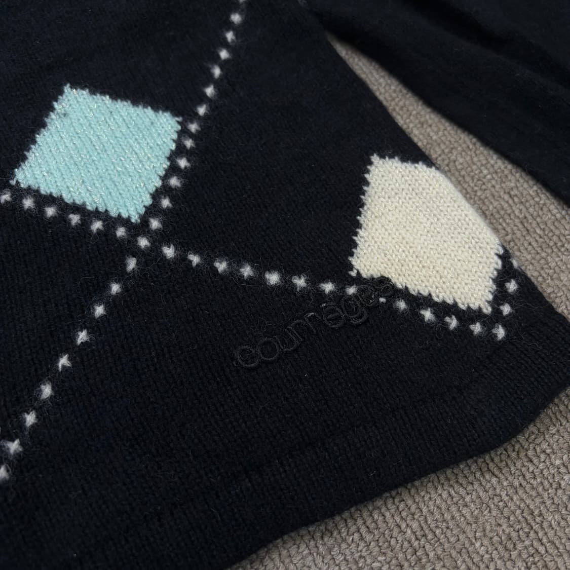 꾸레쥬 아가일 패턴 니트 xs 상품이미지4