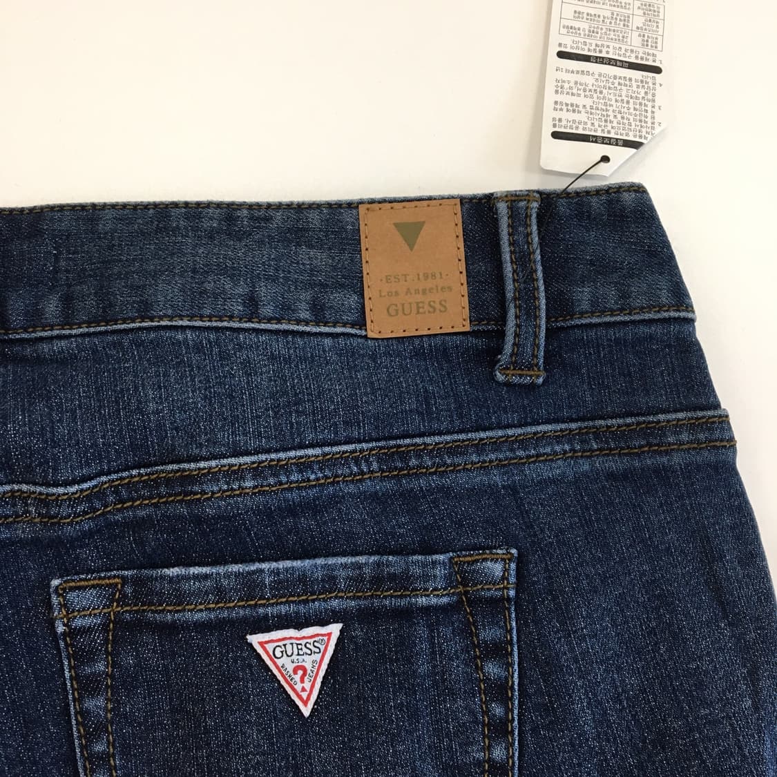 게스 (새상품) 화이트레더패치 인디고 데님진 29 인치  상품이미지4