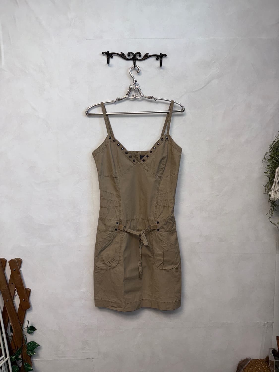 Beige eyelet punching wrinkle strap ops 상품이미지1