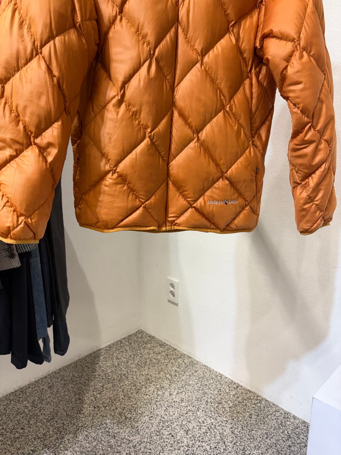 몽벨 다이아몬드 퀄팅 후드패딩 상품이미지3