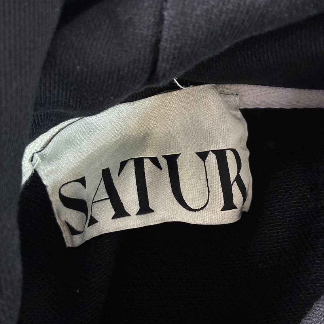 Satur 세터 클래식 레터 블랙 후드티 상품이미지5