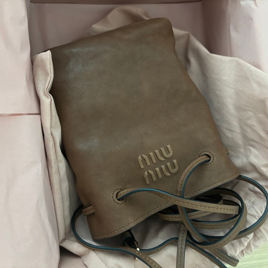 미우미우 나파 가죽 미니백(새상품) 상품이미지2