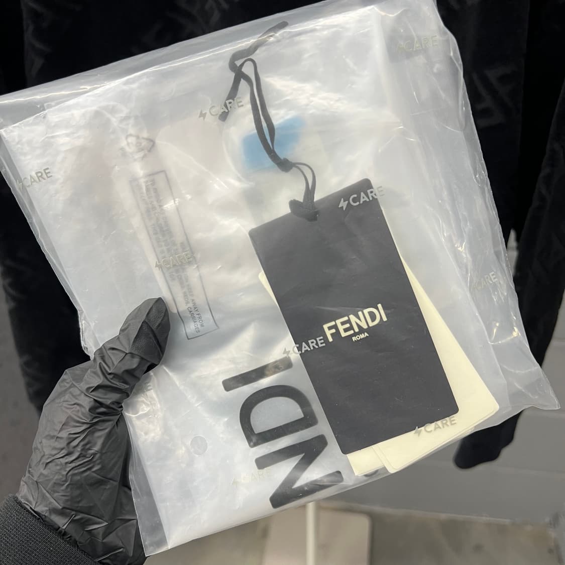 (M) 펜디 벨벳 맨투맨 상품이미지4