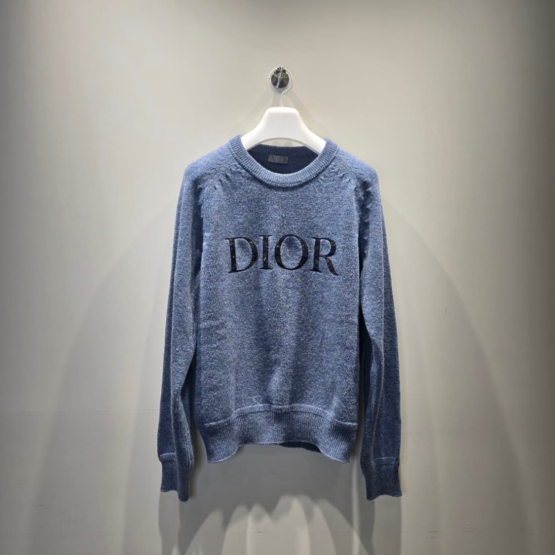 [중고/정품] 디올 피터 도이그 레터링 로고 울 니트 XL (블루) 상품이미지1