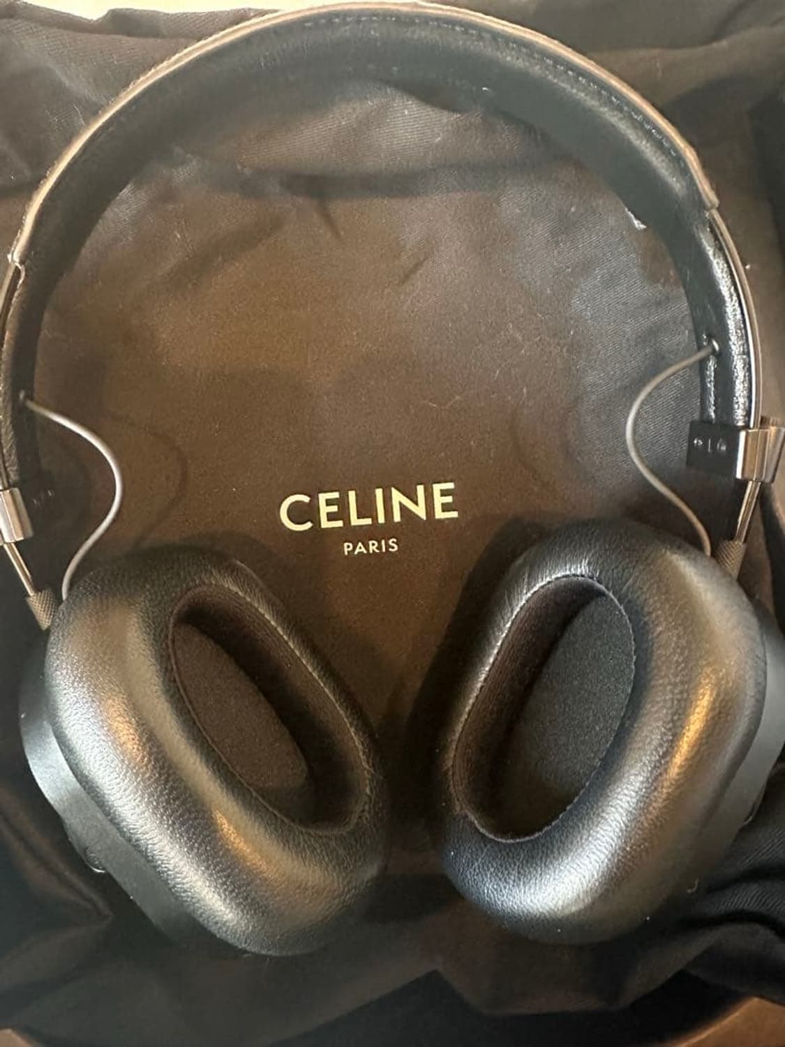 [신유님 착용] 셀린느 트리옹프 마스터 다이나믹 헤드폰 상품이미지4