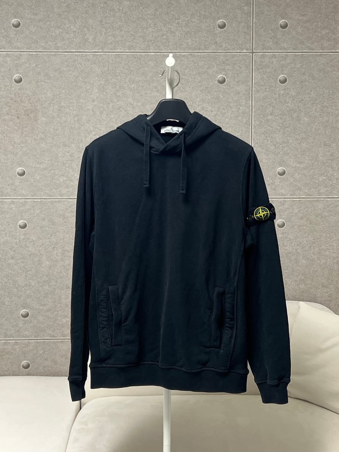 [정품] 25FW / L 스톤아일랜드 브러쉬드 오가닉 후드티 블랙 상품이미지1