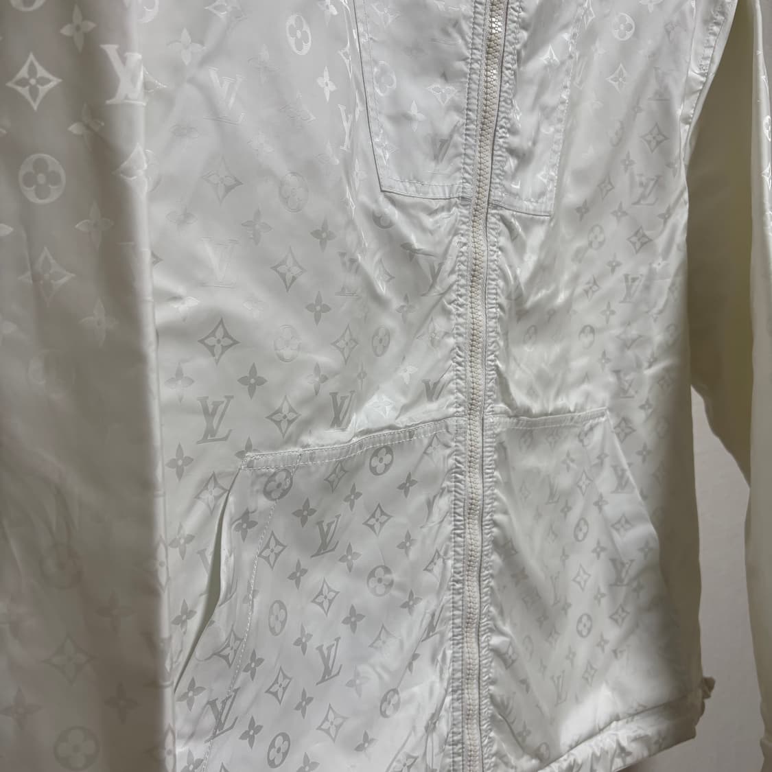 [50/백화점판/새상품급] 루이비통 모노그램 리버서블 바람막이 상품이미지2