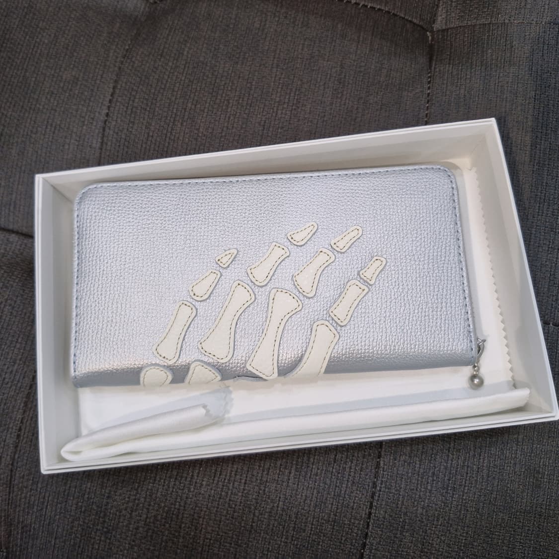 [새상품] 캐피탈 떰즈업 실버 본 장지갑 kapital 가죽지갑 떰즈 업 상품이미지1