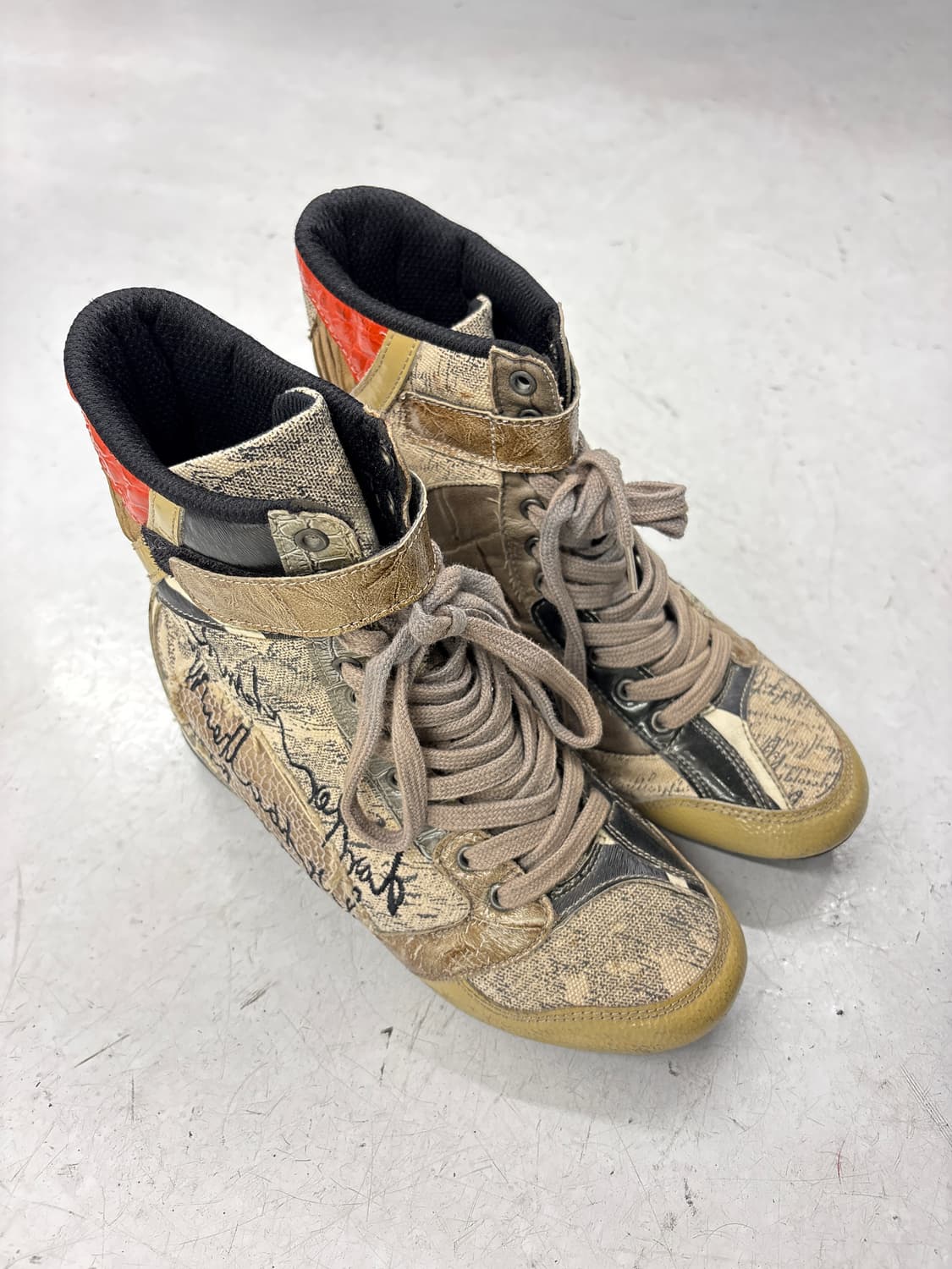 골드배색 레터링 하이탑 상품이미지5