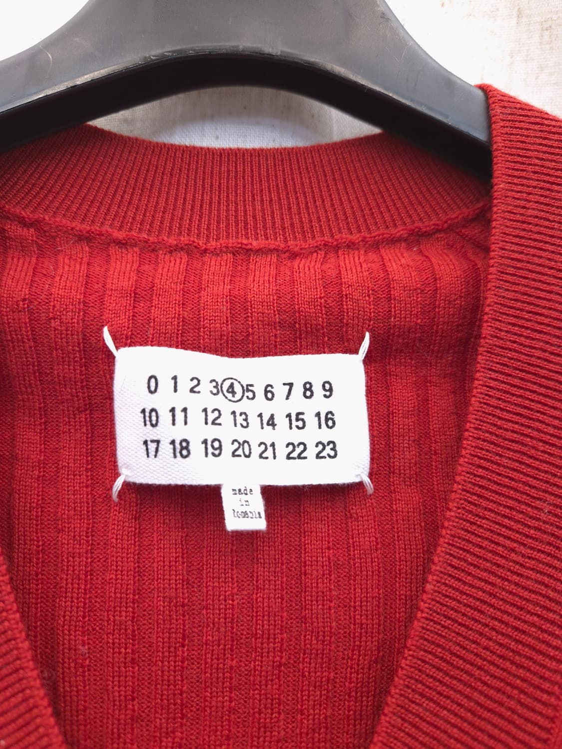 마르지엘라 V넥 골지 니트 다홍 M 상품이미지2