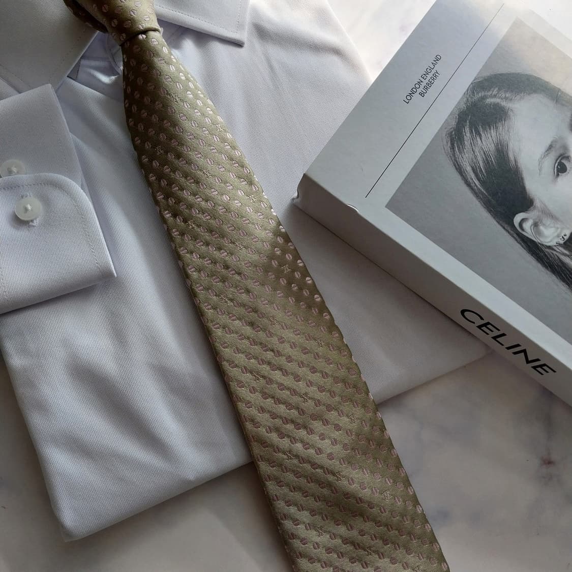 셀린느 실크 트리오페 로고 패턴 넥타이 8.5cm A+등급 K1301
 상품이미지9