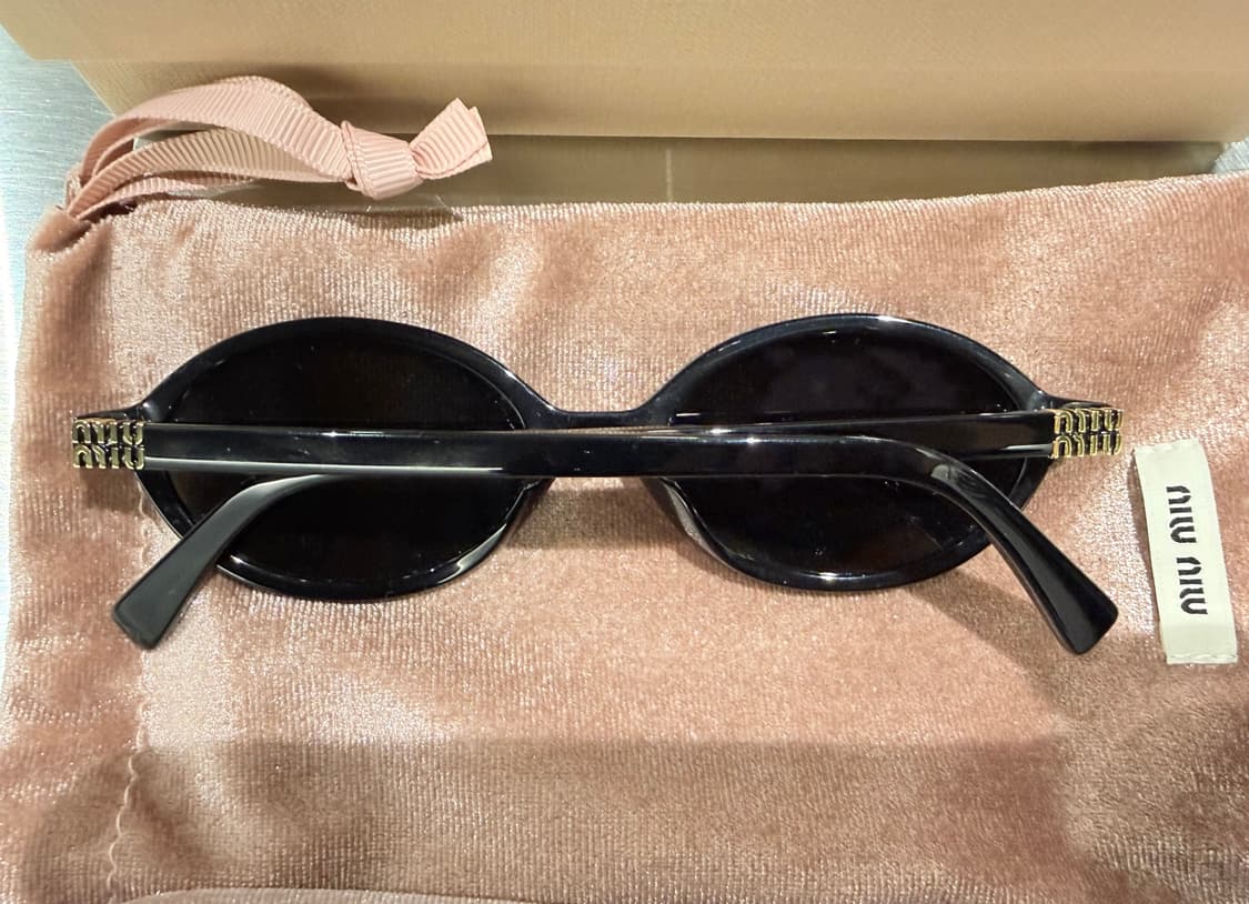 미우미우 리가드 선글라스 올블랙 미착용 풀박 상품이미지5