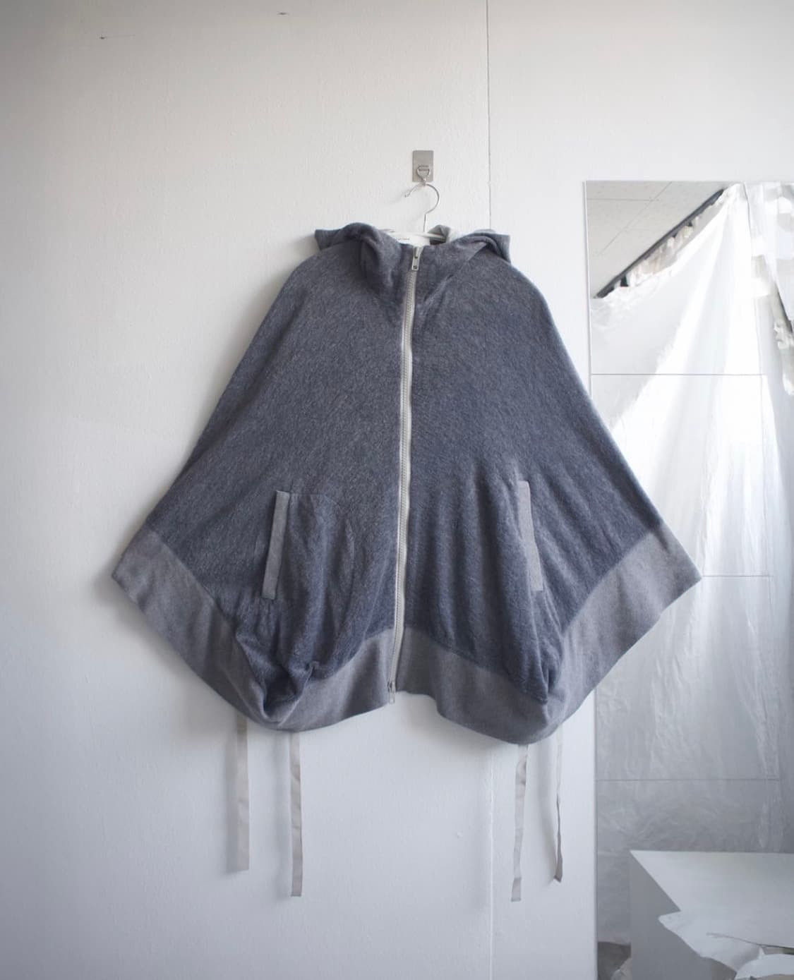 sacai luck hood strap pancho 상품이미지1
