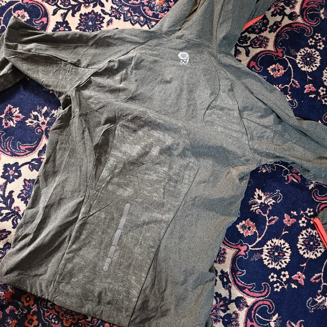 마운틴하드웨어 시그니쳐 로고 경량 바람막이 자켓 M size 상품이미지4