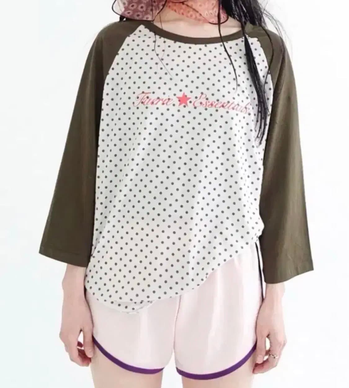 샵페어리 도트 래글런 슬리브 탑 (khaki) 상품이미지1