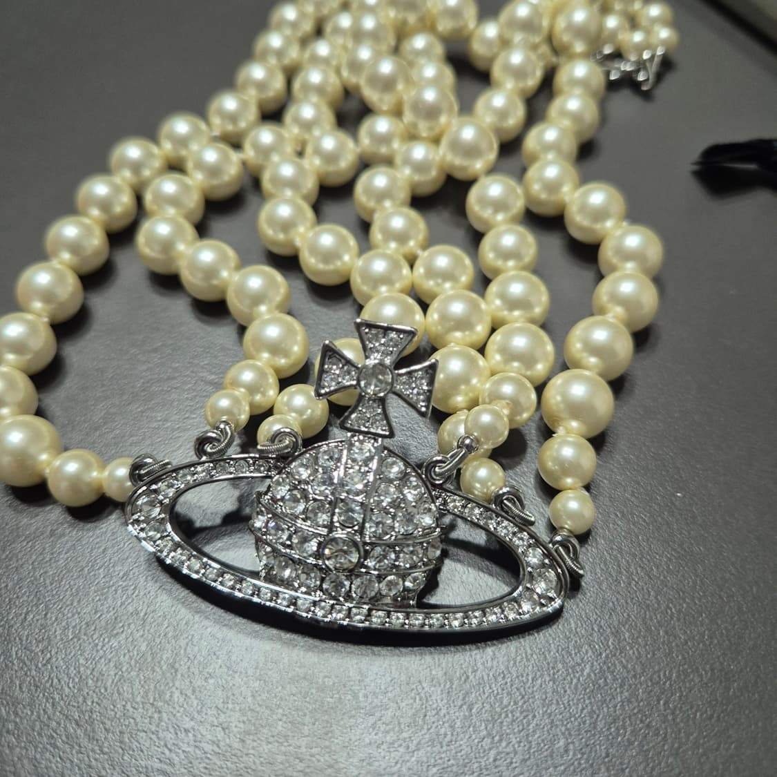 비비안웨스트우드 3줄 쓰리펄 초커 더글로리 임지연  상품이미지2