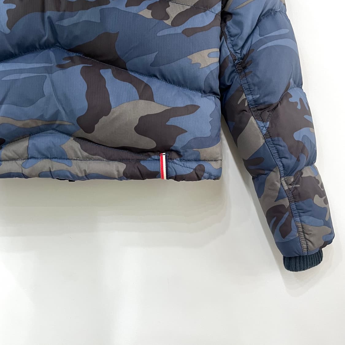 타미힐피거 자수로고 카모 패딩 점퍼 상품이미지5