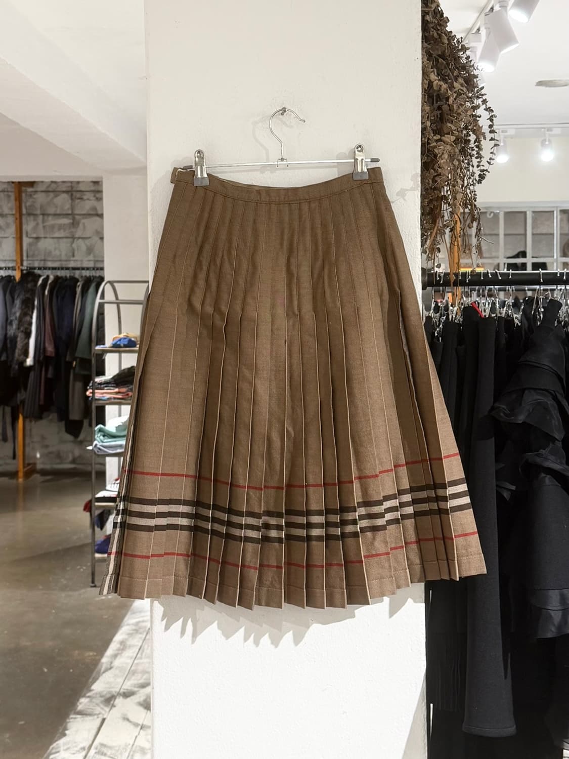 버버리 베이지 노바체크 울 플리츠 미디 스커트 상품이미지4