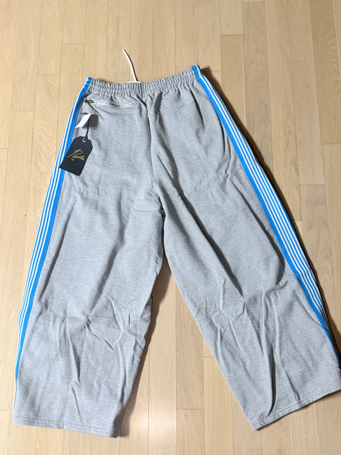 니들스 X LHP 한정판 HD 스웻팬츠 배기핏 S사이즈 새상품 풀구성 상품이미지4