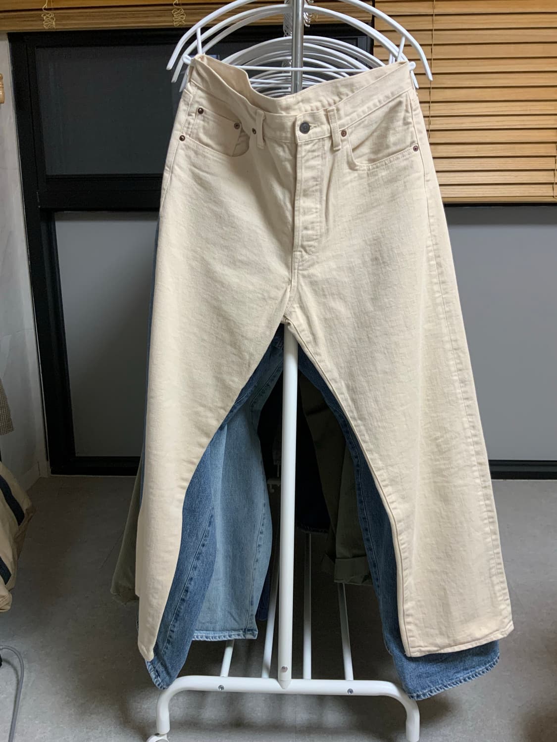 아프레쎄 WASHED DENIM PANTS ECRU (34) 상품이미지1