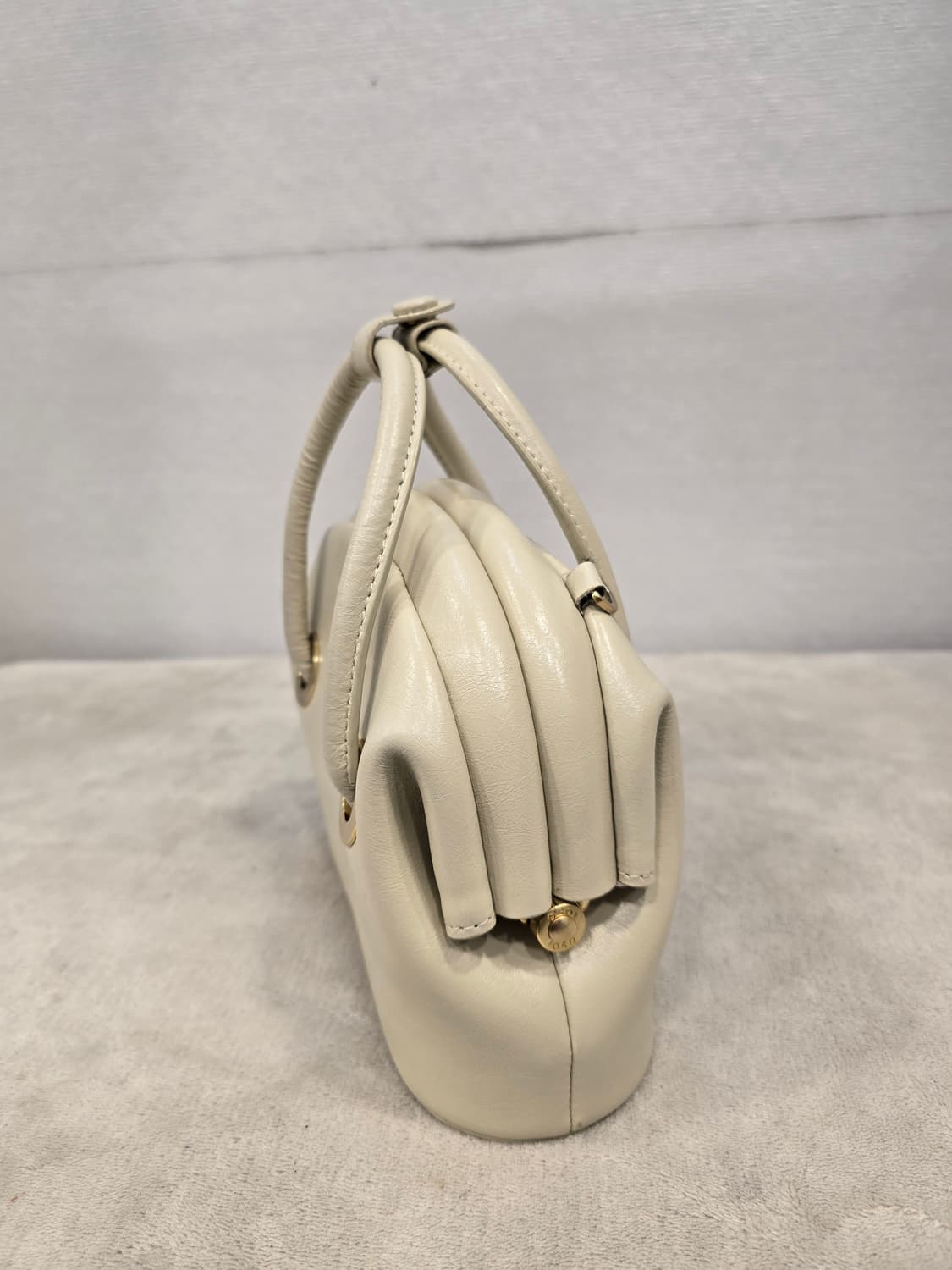 오소이 써클 브로트 미니 토트백 아이보리 상품이미지4