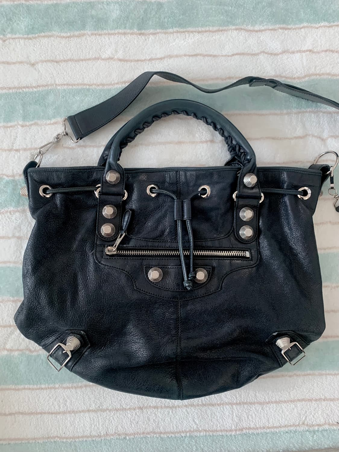 발렌시아가 자이언트 블랙 은장 가방 상품이미지2