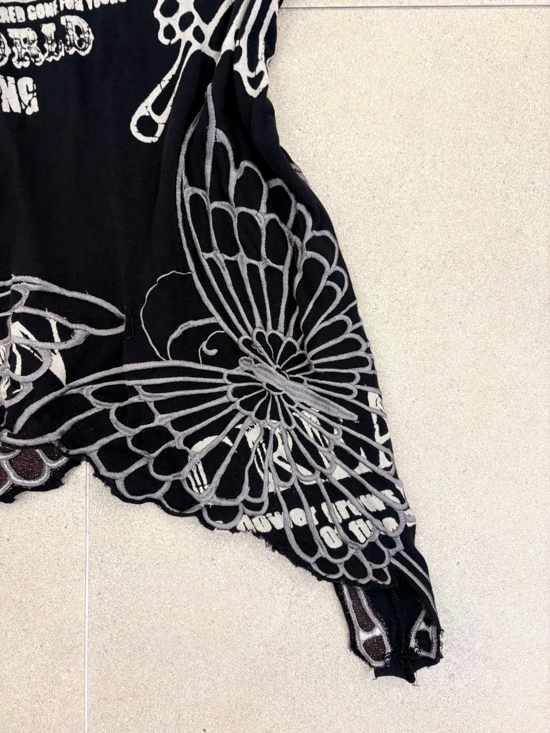 글리츠 나비 레터링 반팔 상품이미지4