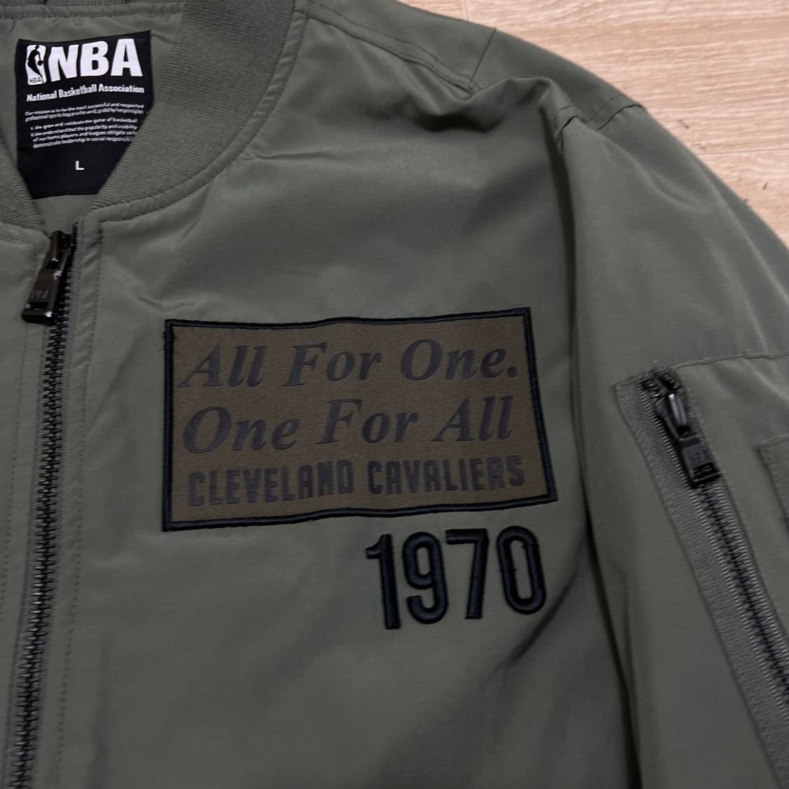 NBA 클리브랜드 캐벌리어스 와펜 MA-1 항공점퍼 [카키] L/100 상품이미지4